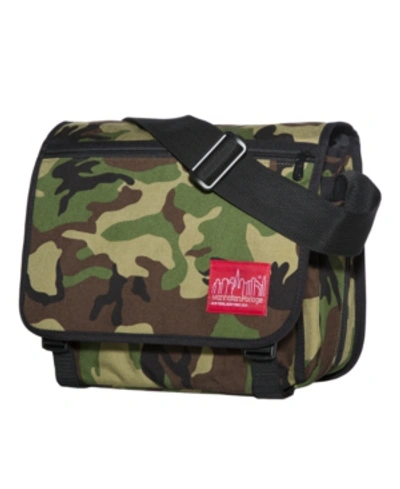 Manhattan Portage Small Europa With Back Zipper And Compartments In Green Camo