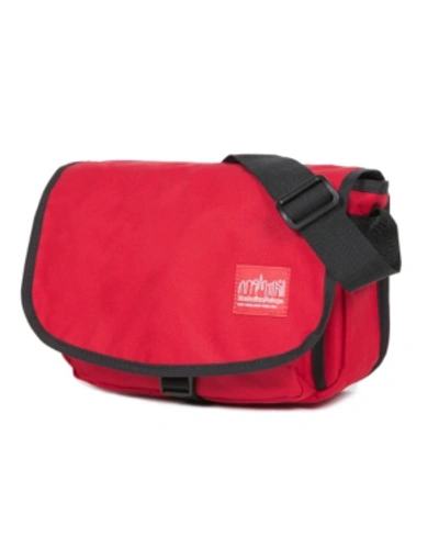 Manhattan Portage Small Downtown Sohobo Bag In Red