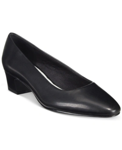 EASY STREET PRIM KITTEN HEEL PUMPS