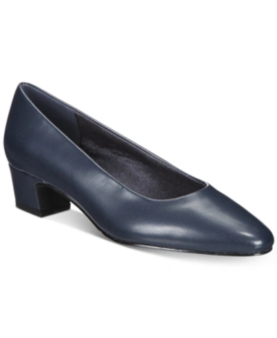 EASY STREET PRIM KITTEN HEEL PUMPS
