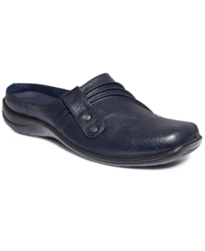 Easy Street Holly Womens Metallic Patent Clogs In Navy