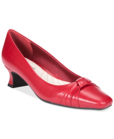 Easy Street Waive Pumps In Red