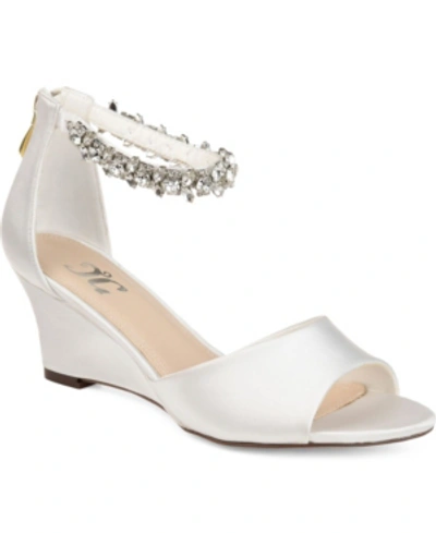 Journee Collection Women's Connor Wedges In White