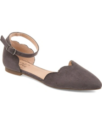 JOURNEE COLLECTION WOMEN'S LANA SCALLOPED EDGE ANKLE STRAP FLATS