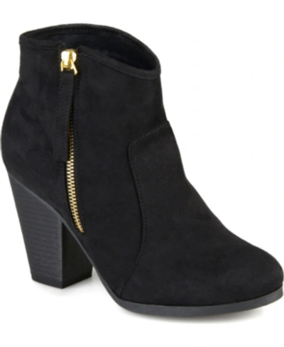 Journee Collection Link Round Toe Bootie In Black