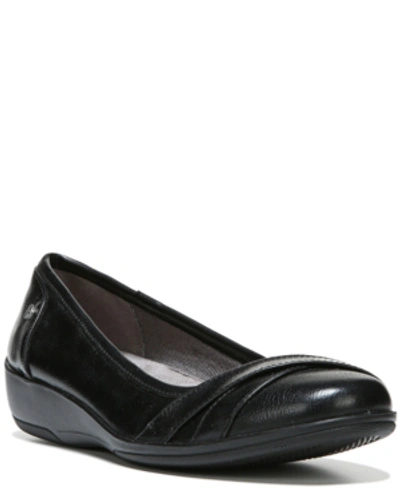 Lifestride Loyal Ballet Flat In Black