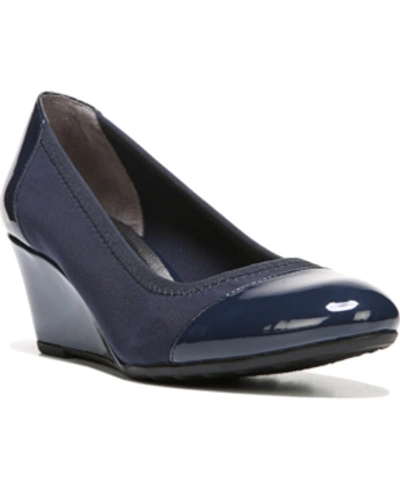 Lifestride Juliana Stretch Wedge Pumps In Navy