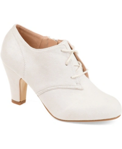 Journee Collection Collection Women's Leona Bootie In White