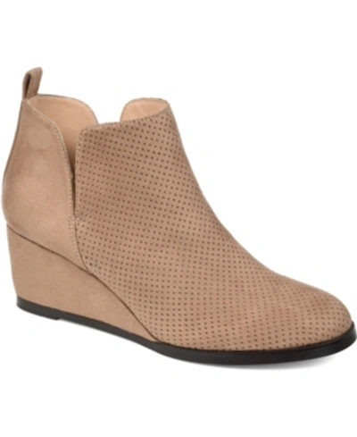 JOURNEE COLLECTION WOMEN'S MYLEE PERFORATED WEDGE ANKLE BOOTIES