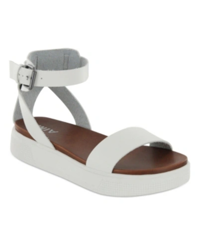 Mia Lunna Platform Ankle Strap Sandal In White