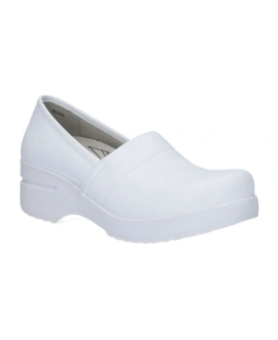 Easy Street Easy Works By  Women's Laurie Clogs In White