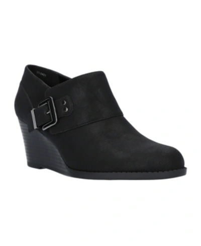 Easy Street Mendi Comfort Wedges Women's Shoes In Black