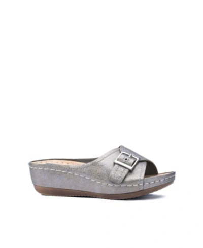 Gc Shoes Justina Wedge Sandal Women's Shoes In Pewter