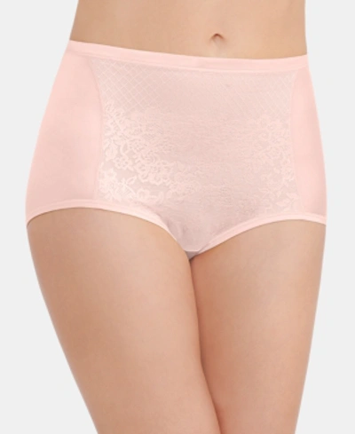 Vanity Fair Women's Smoothing Comfort With Lace Brief Underwear In Champagne (nude 5)