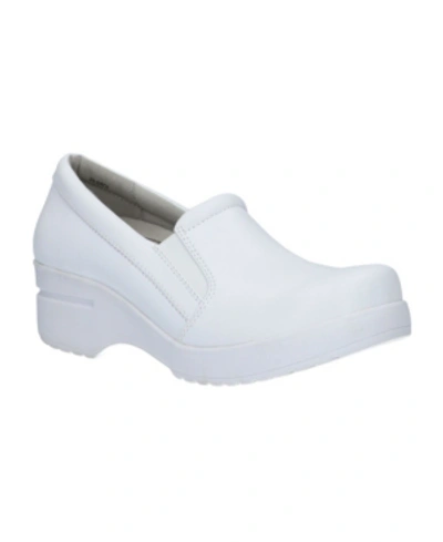 Easy Street Easy Works By  Women's Leeza Clogs In White