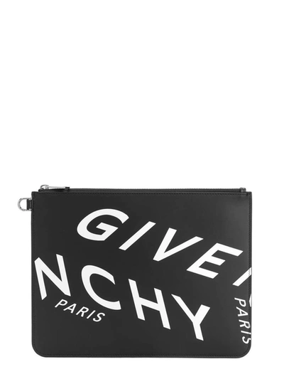 Givenchy 反光logo印花皮革拉链手拿包 In Black
