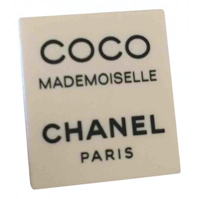 Pre-owned Chanel White Metal Pins & Brooches