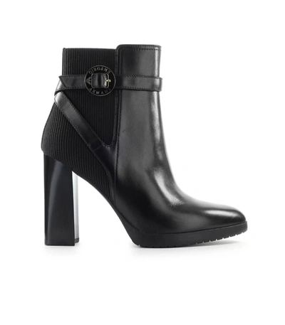 Emporio Armani Black Leather Heeled Ankle Boot In Nero