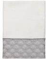 AVANTI DECO SHELLS BORDERED COTTON BATH TOWEL, 27" X 50"