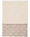 AVANTI DECO SHELLS BORDERED COTTON BATH TOWEL, 27" X 50"