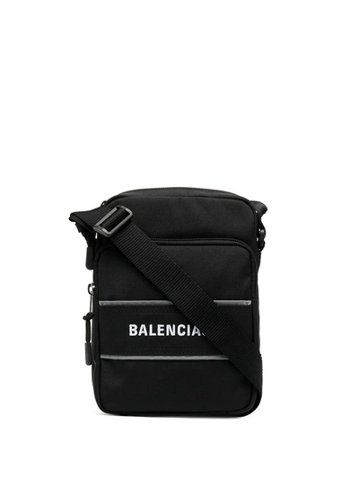 Balenciaga Logo印花邮差包 In Black
