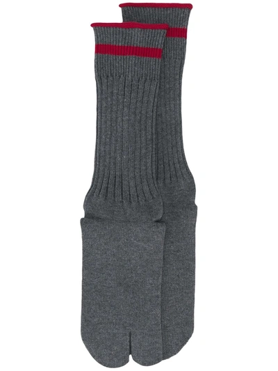Maison Margiela Tabi Toe Ribbed Socks In Grey