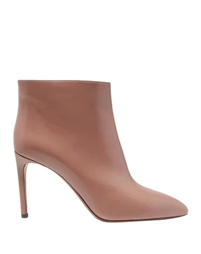 Alaïa Ankle Boots In Light Brown