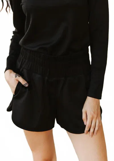 2flyco Women's Cloud Basic Mid Length Shorts In Black