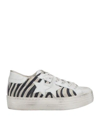 2star Woman Sneakers Off White Size 6 Leather