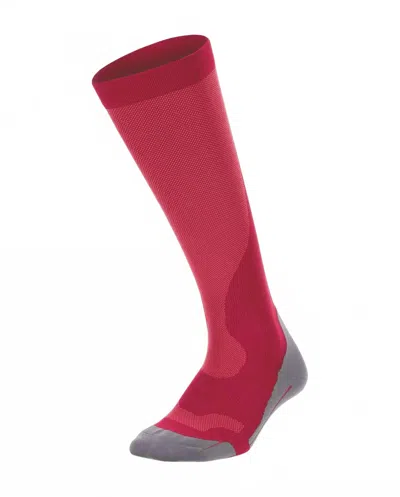 2xu Women's Compression Performance Run Sock In Pink In Red