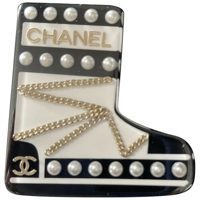 Pre-owned Chanel Pins & Brooches