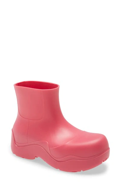 Bottega Veneta Bv Puddle Biodegradable-rubber Ankle Boots In Pink