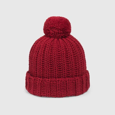 Gucci Logo-tag Wool Bobble Hat In Lacquer