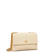 Tory Burch Wandelbare Kira Schultertasche Mit Chevron-steppung In New Cream / Rolled Brass