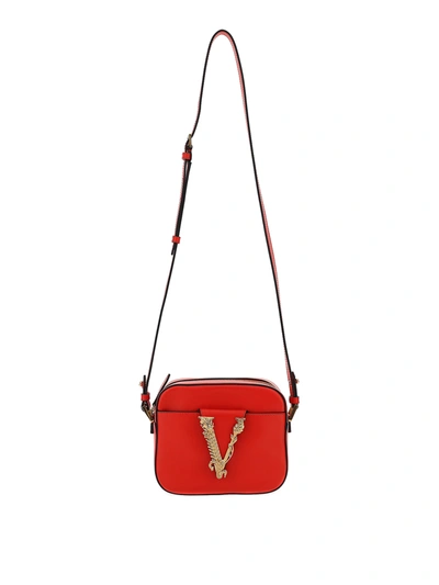Versace Baroque V Plaque Cross Body Bag In Red