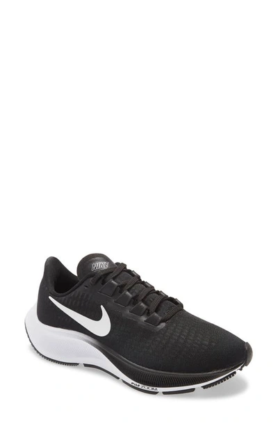 Nike Air Zoom Pegasus 37 Running Shoe In Black/ White