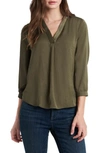 VINCE CAMUTO RUMPLE FABRIC BLOUSE,9199150