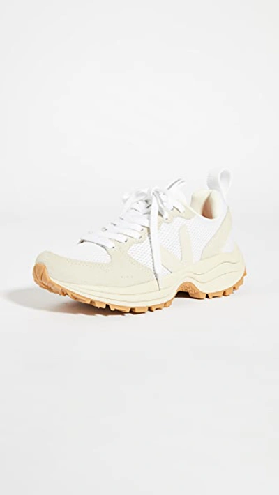 Veja Venturi Trainer Sneakers In White Pierre/natural