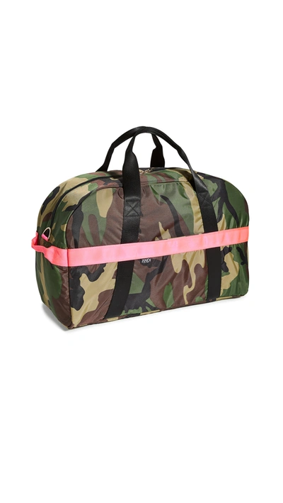 Andi Duffle Bag In Camo/pink