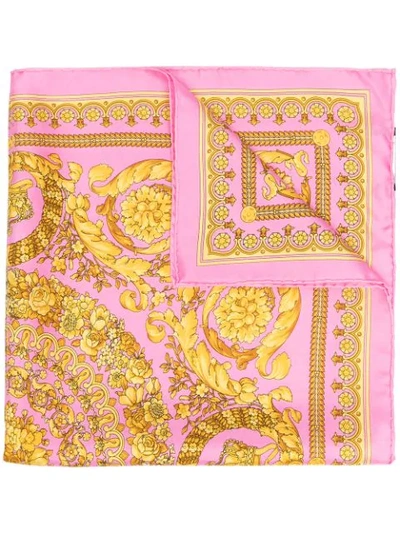 Versace Barocco 印花软薄绸围巾 In Pink