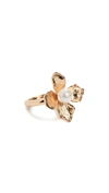 KENNETH JAY LANE GOLD RING WITH IMITATION PEARL CENTER FLOWER