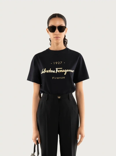 Ferragamo 1927 Signature Print T-shirt In Black,gold