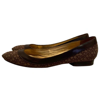 Pre-owned Dkny Cloth Ballet Flats In Brown