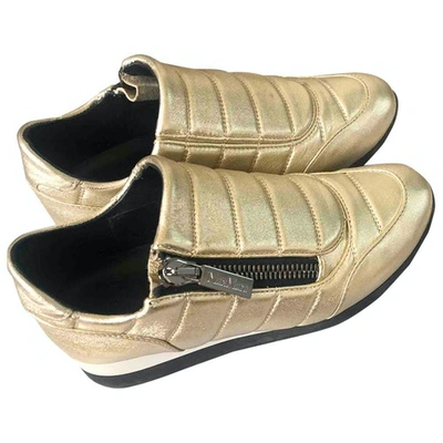 Pre-owned Max Mara Leather Trainers In Gold