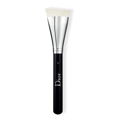 Dior Backstage Backstage Contour Brush 15 In White