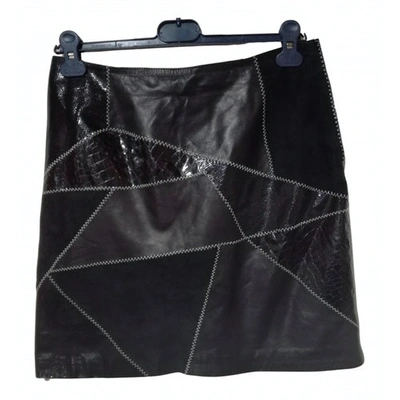 Pre-owned Genny Leather Skirt In Black