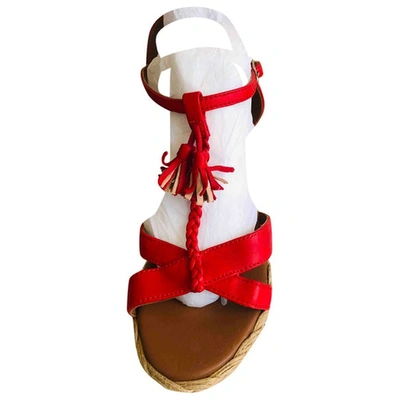 Pre-owned Petite Mendigote Leather Sandals In Red