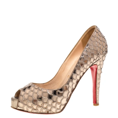 Pre-owned Christian Louboutin Metallic Beige Scaled Pvc Poseidon Peep Toe Pumps Size 35.5