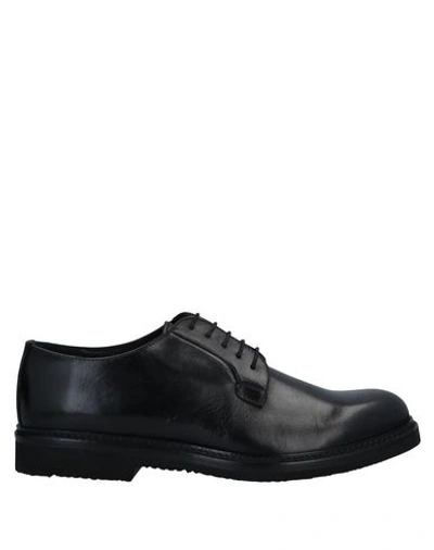 Rue 51 Laced Shoes In Black