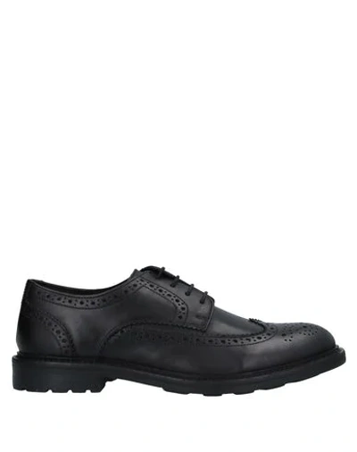 Base London Laced Shoes In Black